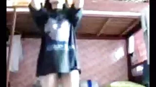 Dziewczyna zmoczyła sex dojrzałe za darmo Ginę i zaczęła się masturbować