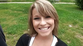 Szczupła seks filmy starsze panie blondynka suka masturbuje swoją cipkę wibratorem