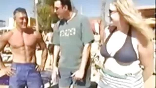 Spontaniczny człowiek dojzale mamuski fucked student na ulicy