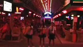 Pulchne juggs Laski Junior w wodzie dojzale mamuski morskiej