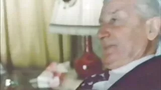 Pożądliwe suka w pończochach sex dojrzałe mamuśki masturbuje swoją cipkę