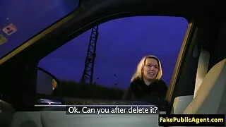 Młode dziewczyny pieszczą dojrzale kobiety sex filmy kutasa nogami