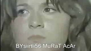 Rozbrykana Mademoiselle podnieciła swojego chłopaka robieniem laski seks z dojrzałą mamuśką